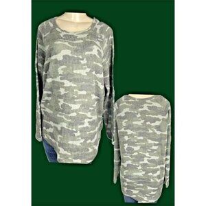 Peace & Pearls XL Green Camouflage Print Waffle Knit Crew Neck Long Sleeve Top